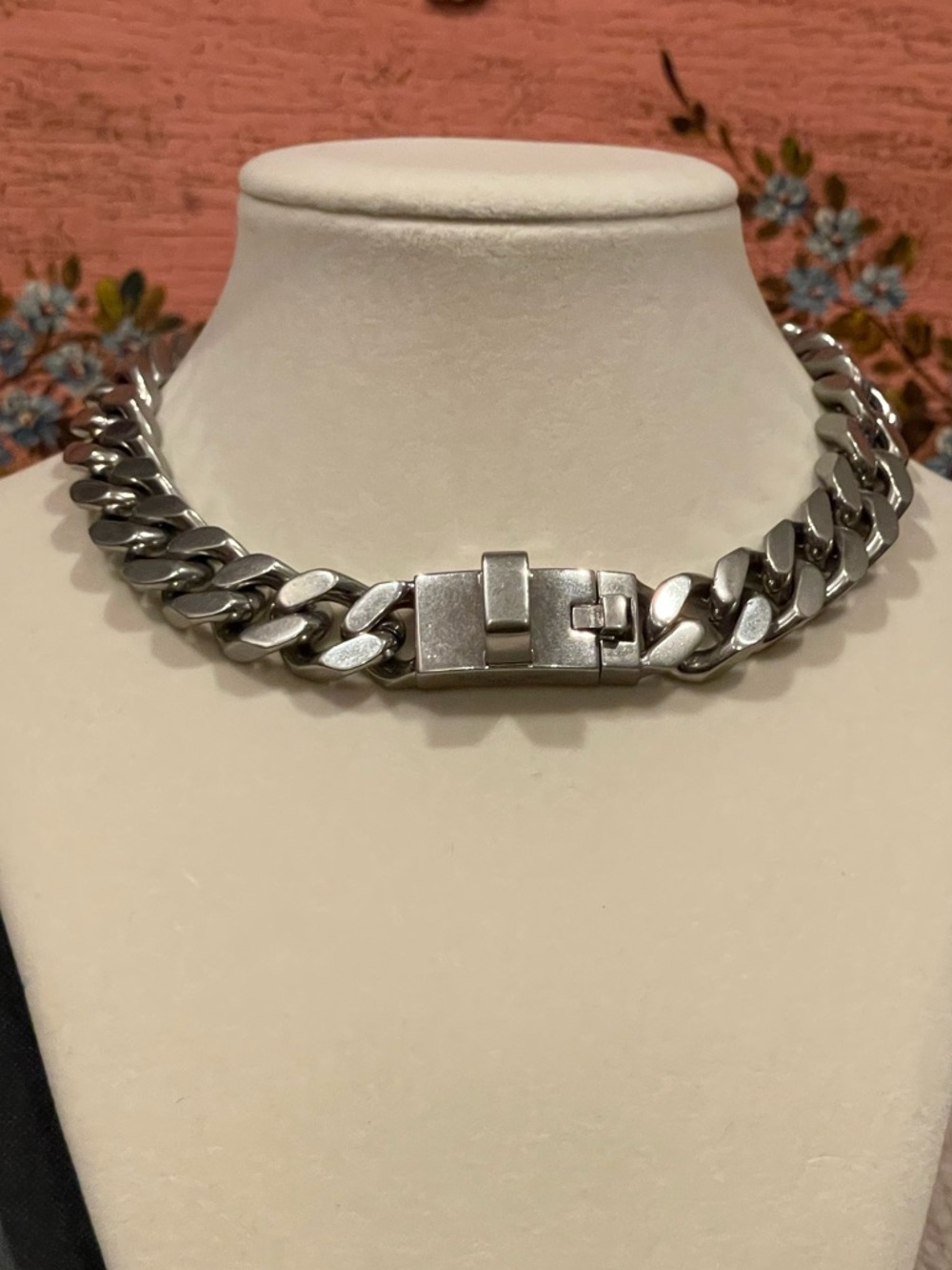 Saint Laurent Cuban Chain Necklace Silver-Tone - Picture 6 of 7